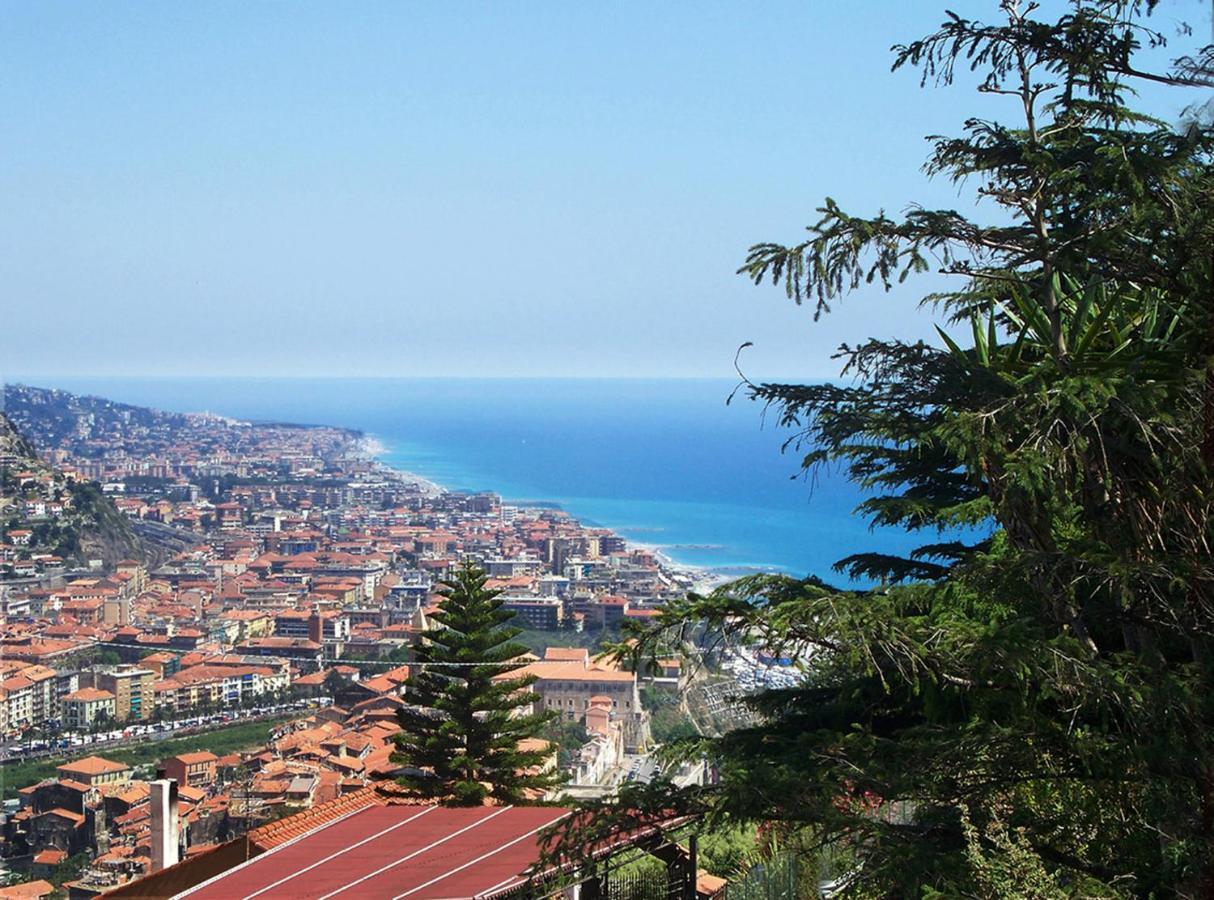 La Tana Del Tasso Ventimiglia Bed & Breakfast Dış mekan fotoğraf